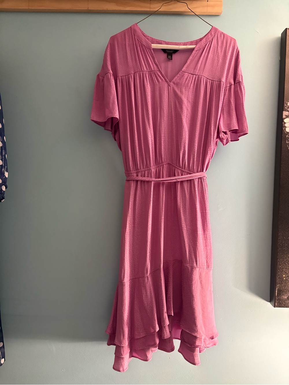 Simply Vera Vera Wang Pink V-Neck Ruffled Midi Dress